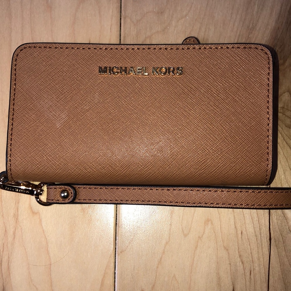 Micheal Kors phone wallet